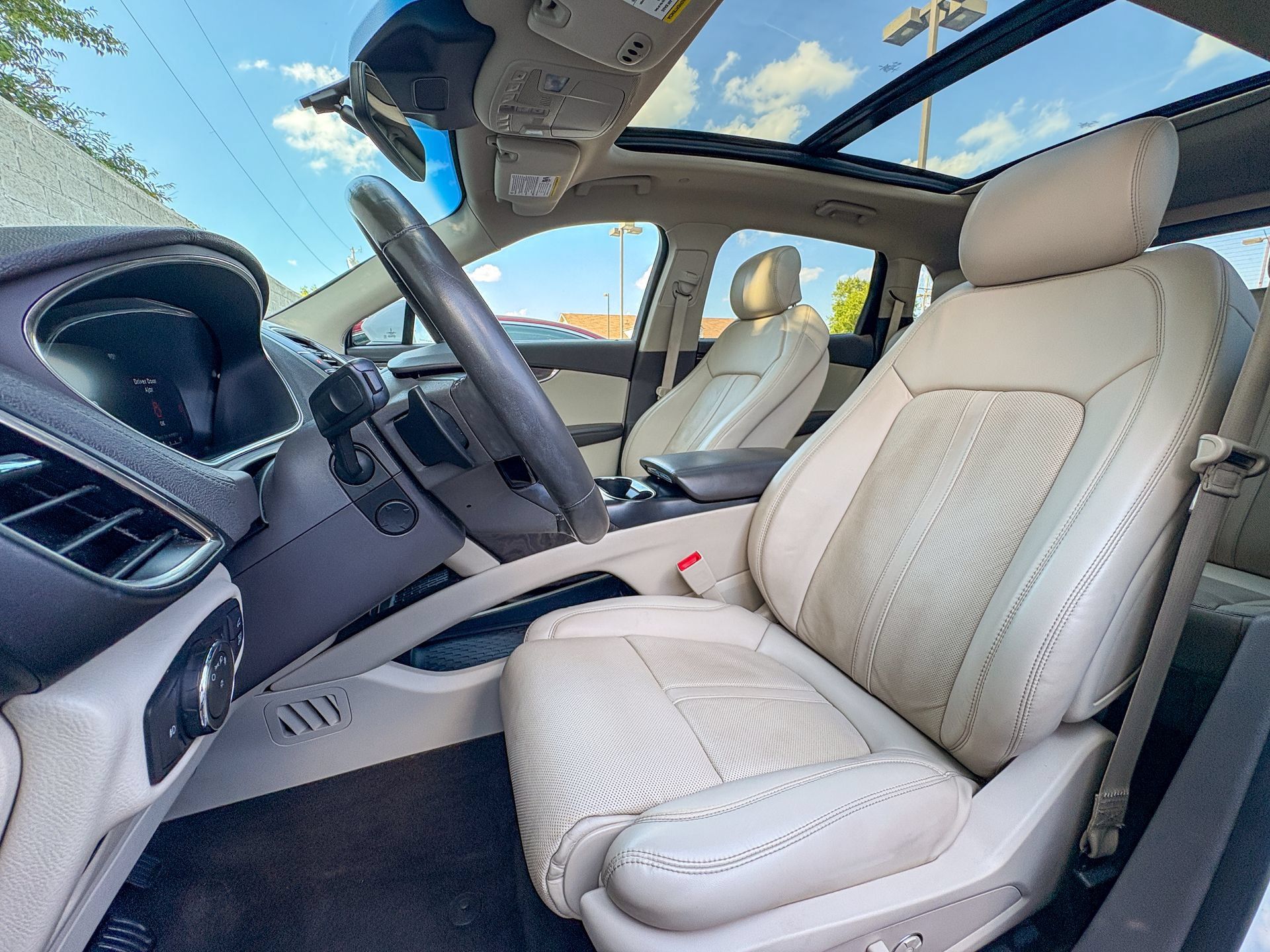 Used 2020 Lincoln Nautilus Reserve w/ Equipment Group 201A FWD image 26