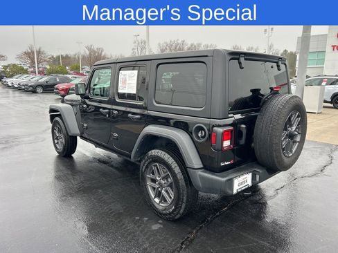 Used 2024 Jeep Wrangler Sport S image 16