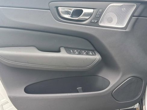 New 2026 Volvo XC60 B5 Ultra image 22