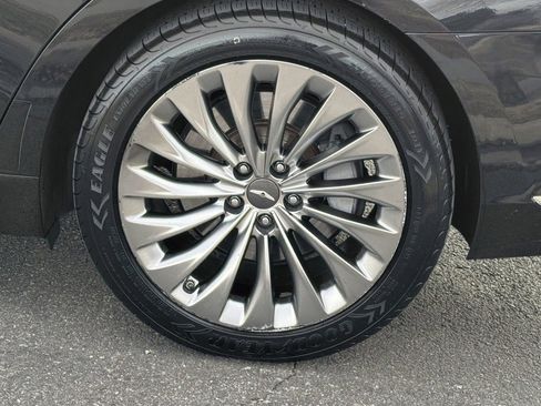 Used 2018 Genesis G90 3.3T Premium image 13