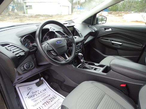 Used 2017 Ford Escape SE Sport w/ Equipment Group 201A image 9