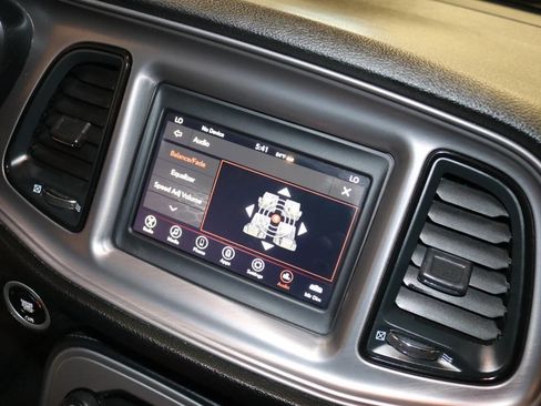 Used 2023 Dodge Challenger SXT RWD image 31