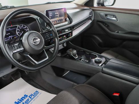 Used 2023 Nissan Rogue SV image 22