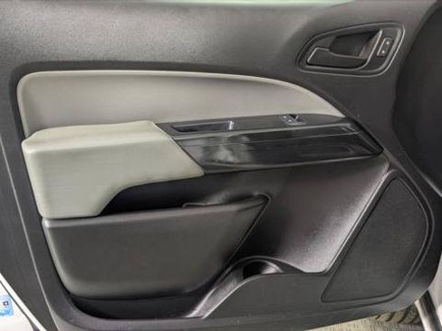 Used 2018 Chevrolet Colorado W/T w/ WT Convenience Package RWD image 12