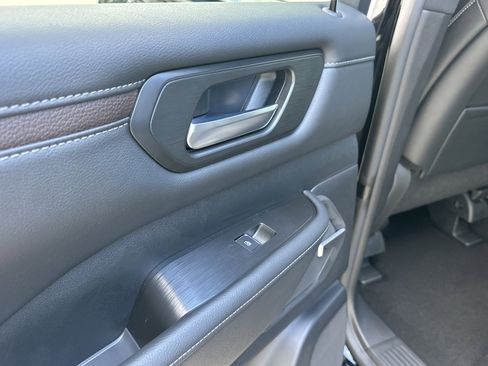 New 2026 Nissan Armada SL w/ Captain's Chari Seat Package image 8