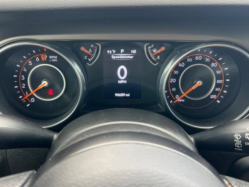 Used 2018 Jeep Wrangler Unlimited Sport AWD/4WD image 24