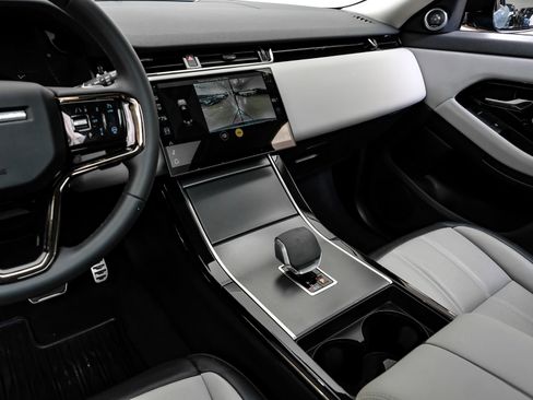 Used 2024 Land Rover Range Rover Evoque Dynamic SE image 28