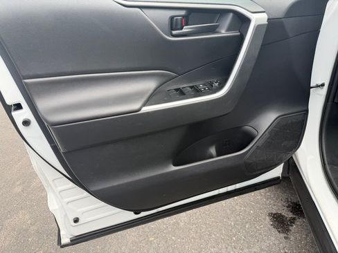 Used 2024 Toyota RAV4 LE AWD/4WD image 11