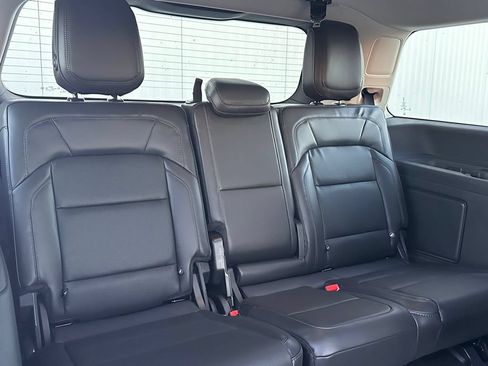 New 2025 Lincoln Navigator Reserve AWD/4WD image 26