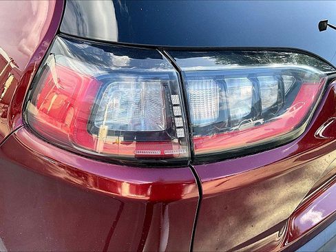 Used 2019 Jeep Cherokee Latitude Plus FWD image 26