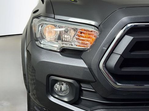 Certified 2023 Toyota Tacoma SR5 AWD/4WD image 3