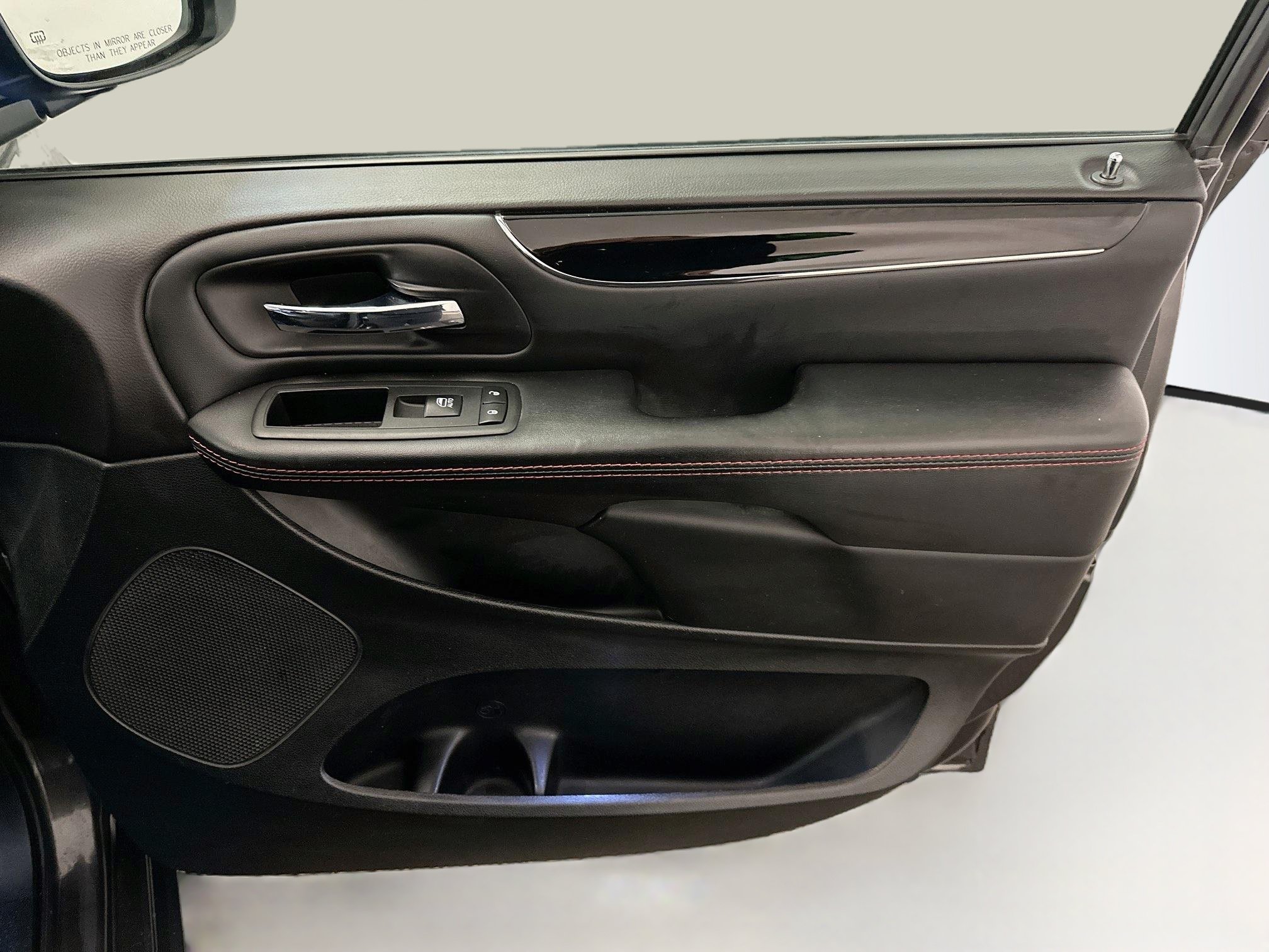 Used 2018 Dodge Grand Caravan GT FWD image 34