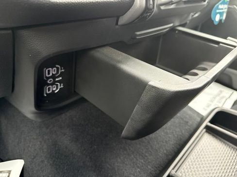 Used 2025 RAM 1500 Laramie AWD/4WD image 24