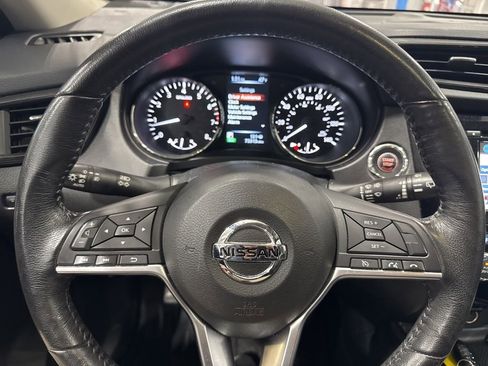 Used 2017 Nissan Rogue SL w/ SL Premium Package FWD image 16