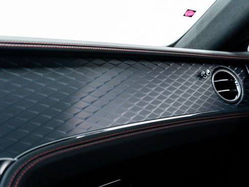 New 2025 Bentley Flying Spur Plug-In Hybrid image 42