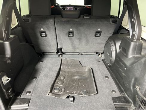 Used 2022 Jeep Wrangler Unlimited Sport AWD/4WD image 25