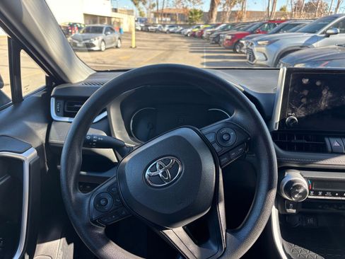Used 2025 Toyota RAV4 LE image 34
