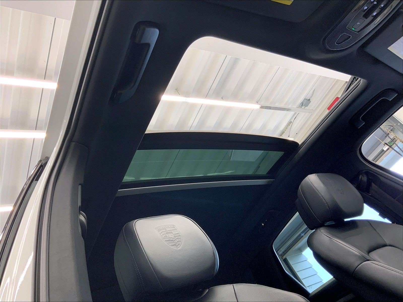 Certified 2024 Porsche Cayenne AWD/4WD image 27