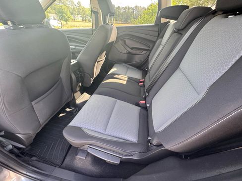 Used 2018 Ford Escape SE FWD image 15