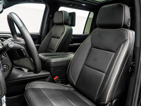 Used 2024 GMC Yukon XL SLT w/ SLT Premium Package image 38