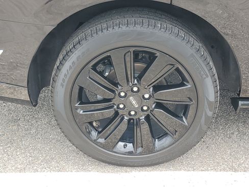 Certified 2024 Lincoln Navigator Reserve AWD/4WD image 7