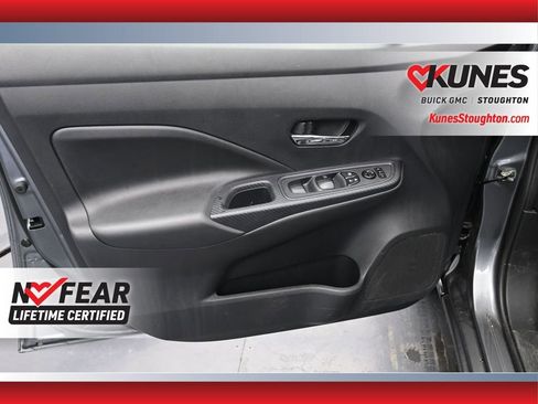 Used 2023 Nissan Versa SV image 17