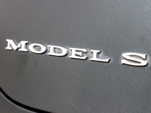 Used 2014 Tesla Model S 60 image 32