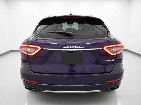Used 2017 Maserati Levante w/ Luxury Package AWD/4WD image 5