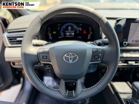 Used 2026 Toyota Camry SE FWD image 14