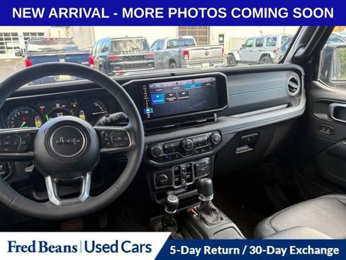 Used 2024 Jeep Wrangler High Altitude AWD/4WD image 11