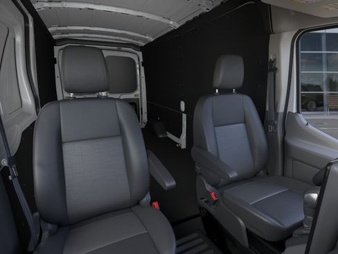New 2026 Ford Transit 250 148 Medium Roof w/ Load Area Protection Package RWD image 32