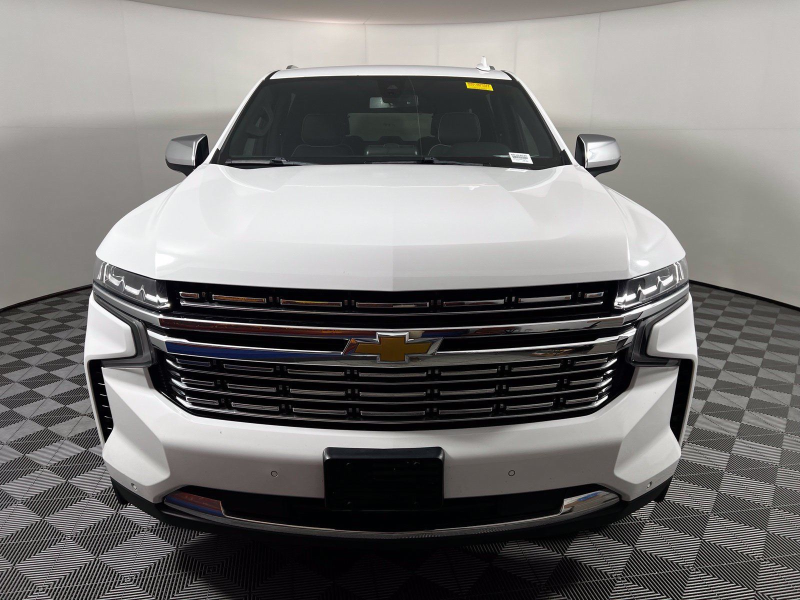 Used 2022 Chevrolet Suburban Premier AWD/4WD image 2