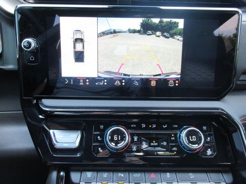 Used 2025 GMC Sierra 2500 AT4 w/ AT4 Premium Plus Package AWD/4WD image 35