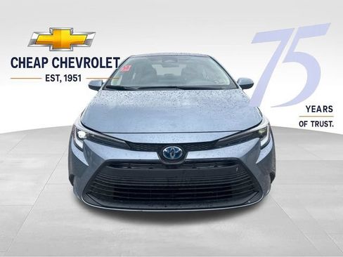 Used 2025 Toyota Corolla LE FWD image 8