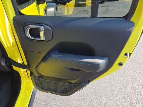 Used 2022 Jeep Wrangler Unlimited Rubicon 4xe w/ Safety Group image 9