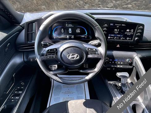 Used 2025 Hyundai Elantra Sport FWD image 5