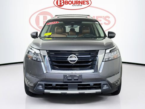 Used 2023 Nissan Pathfinder Platinum w/ Cargo Package image 6