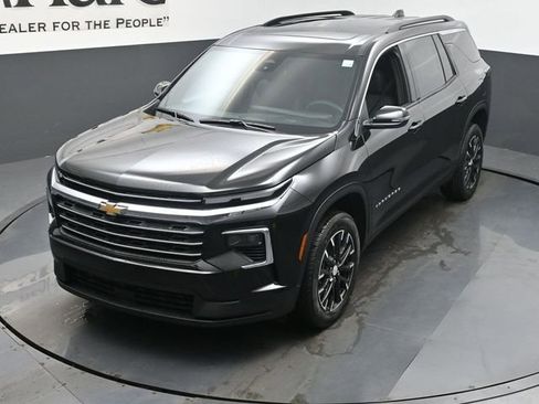 New 2026 Chevrolet Traverse LT w/ Sun and Wheel Package image 24