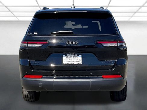 New 2025 Jeep Grand Cherokee L Limited w/ Black Appearance Package AWD/4WD image 5