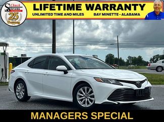 Used 2020 Toyota Camry LE image 1