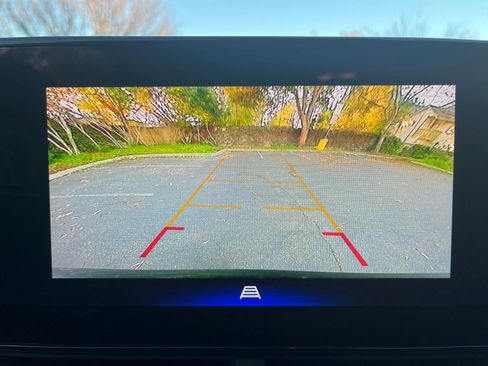 Used 2025 Chevrolet Trax LT image 17