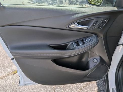 Used 2023 Buick Encore GX Essence w/ Experience Buick Package FWD image 11