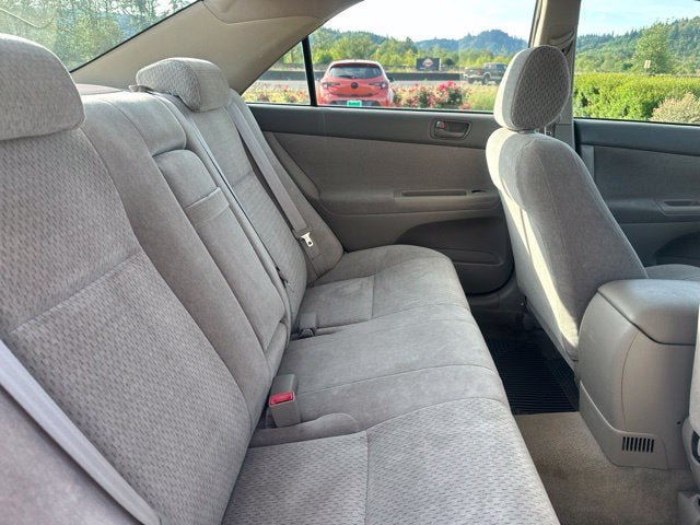 Used 2003 Toyota Camry LE w/ Preferred Accessory Pkg FWD image 10