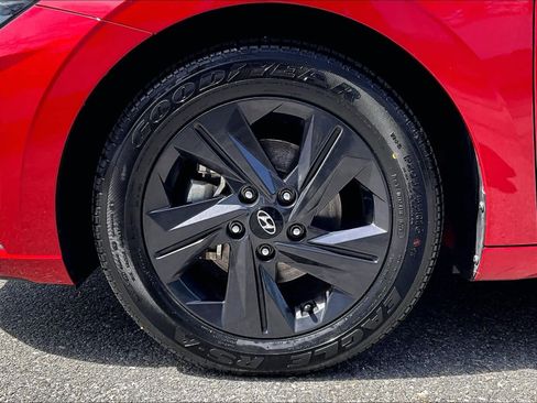 Used 2023 Hyundai Elantra SEL image 7