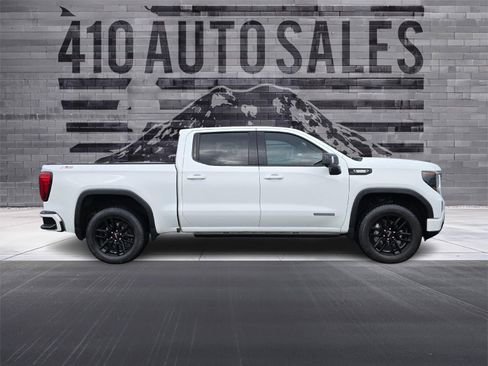 Used 2022 GMC Sierra 1500 Elevation w/ Elevation Premium Package AWD/4WD image 2