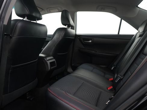 Used 2015 Toyota Camry SE FWD image 17