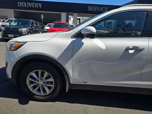 Used 2018 Kia Sorento LX w/ LX V6 Convenience Package AWD/4WD image 10