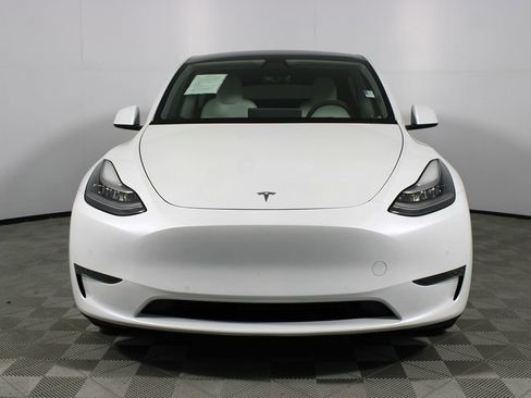 Used 2020 Tesla Model Y Long Range image 27