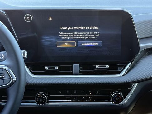 New 2026 Chevrolet Equinox LT w/ Safety and Technology Package image 15