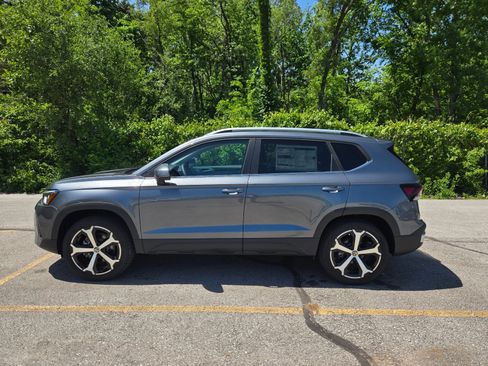 New 2026 Volkswagen Taos SEL AWD/4WD image 2